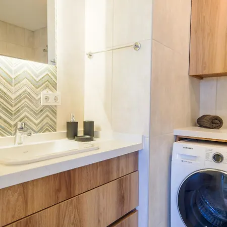 Apartman Flat With Balcony 5 Min To Marina