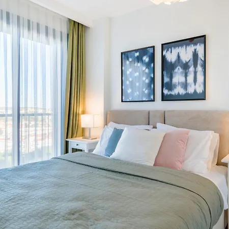 Flat With Balcony 5 Min To Marina