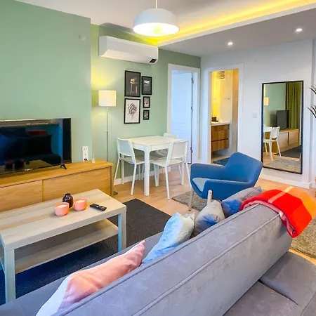 Flat With Balcony 5 Min To Marina Çeşme