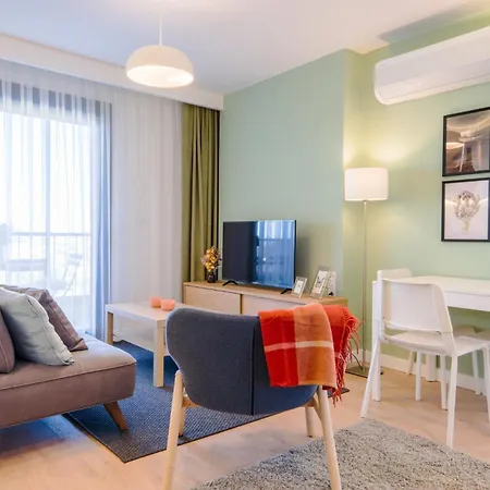 Flat With Balcony 5 Min To Marina *